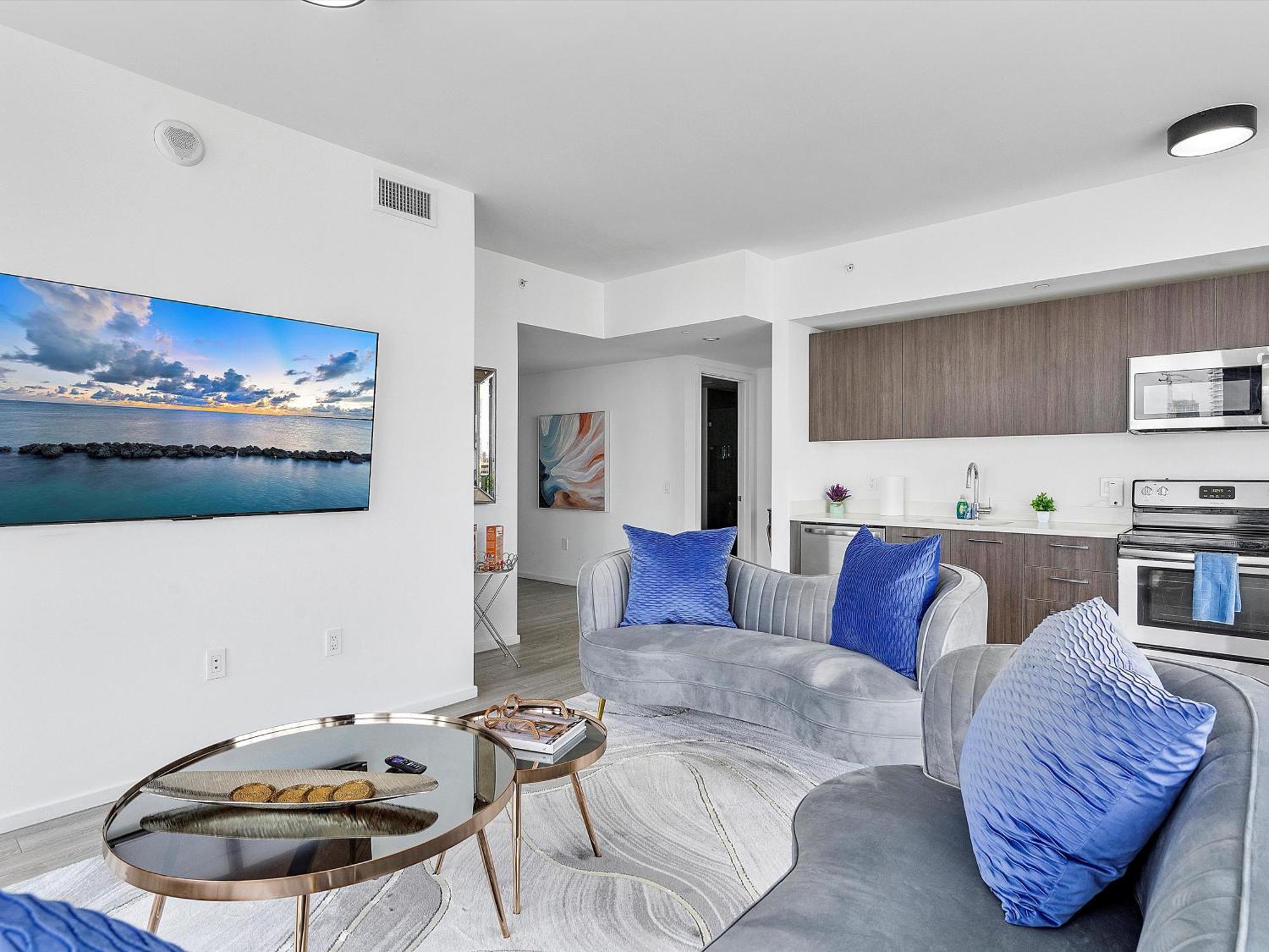 New! X Lounge V - High-rise With Rooftop Pool In Downtown Aparthotel *