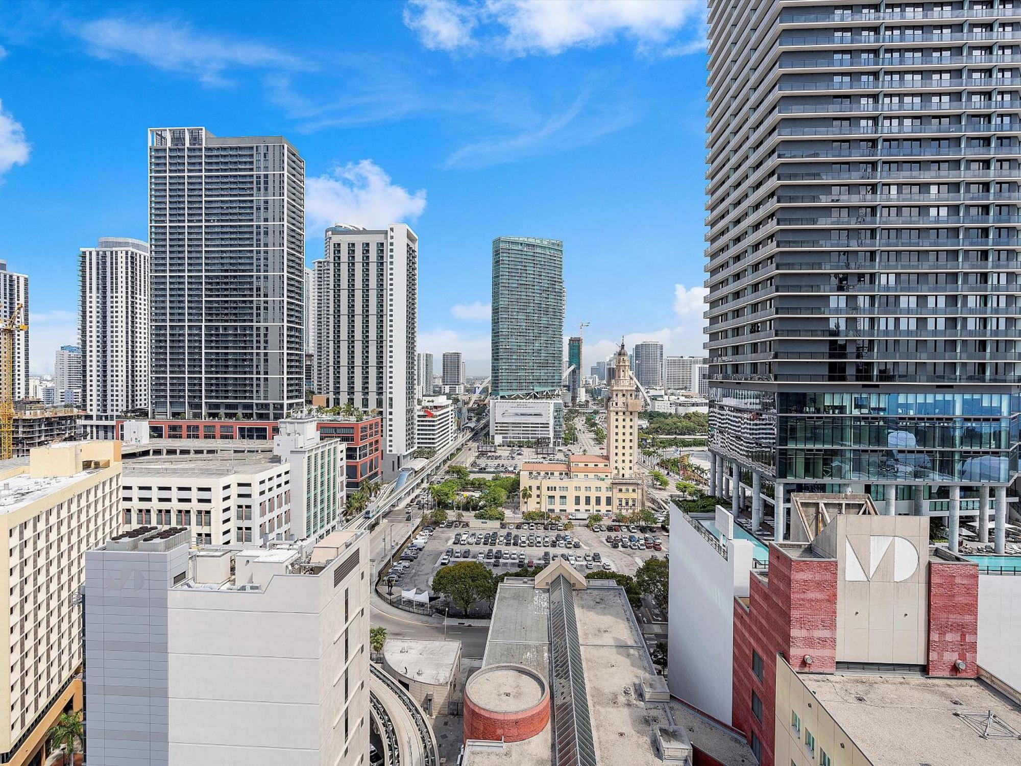 New! X Lounge V - High-rise With Rooftop Pool In Downtown * Miami