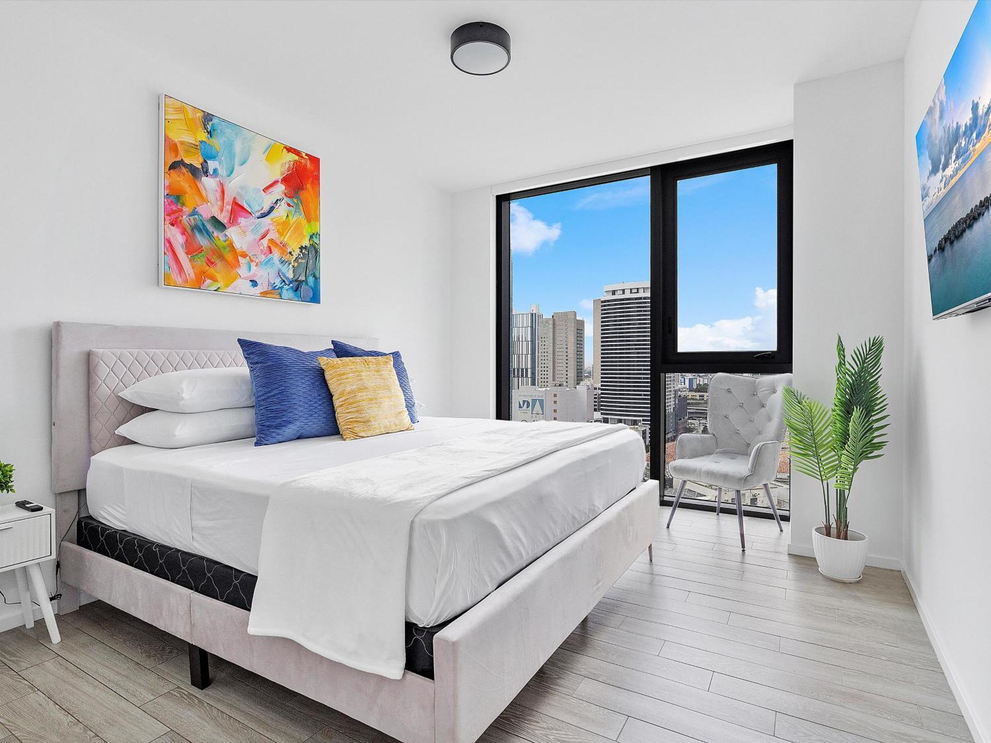 New! X Lounge V - High-rise With Rooftop Pool In Downtown