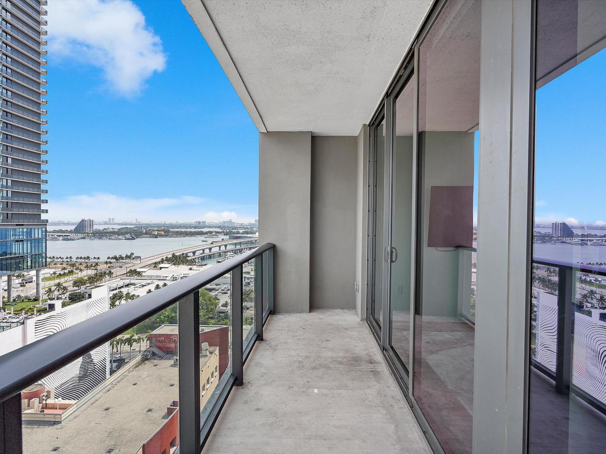 New! X Lounge V - High-rise With Rooftop Pool In Downtown * Miami
