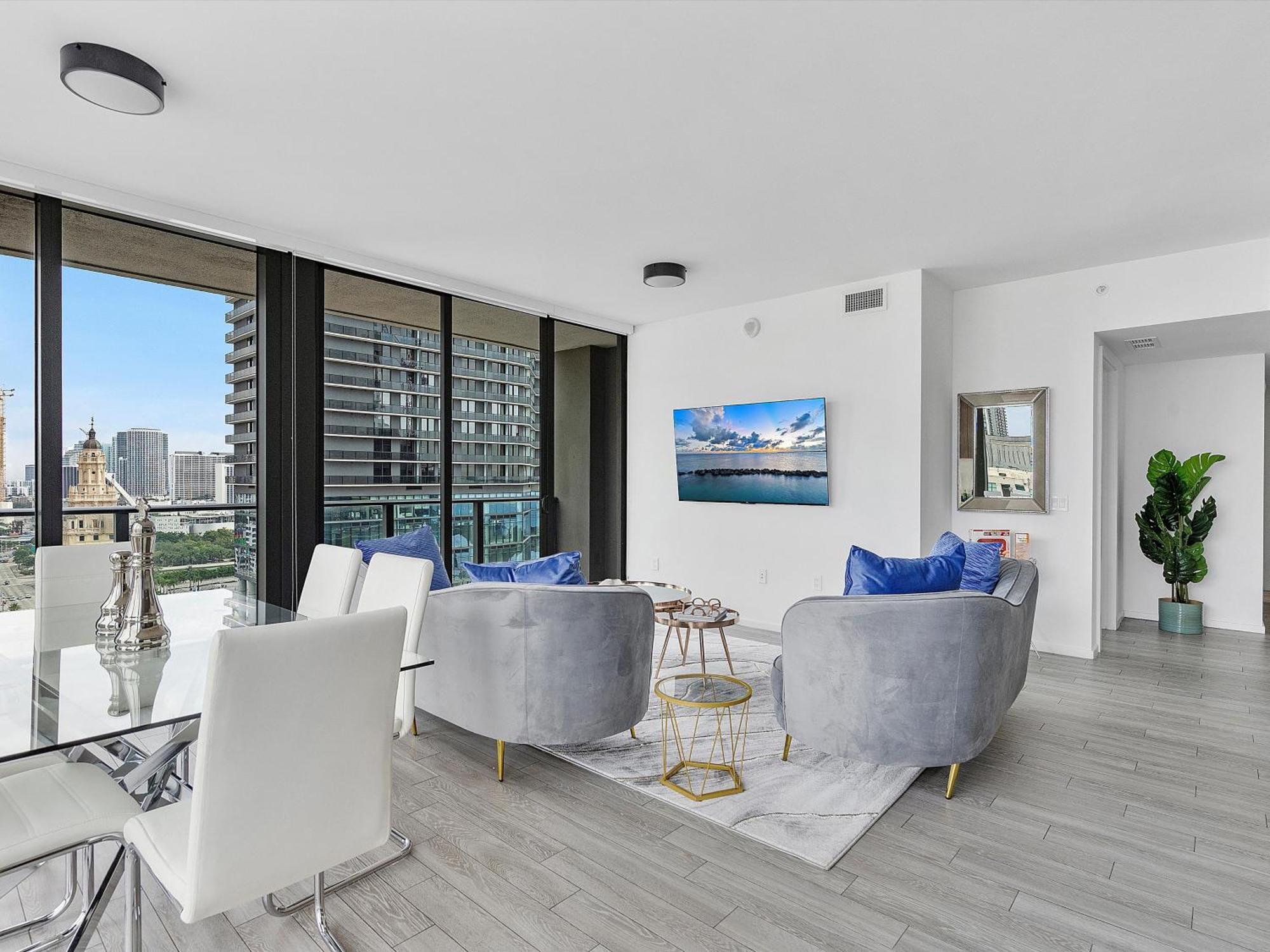 New! X Lounge V - High-rise With Rooftop Pool In Downtown