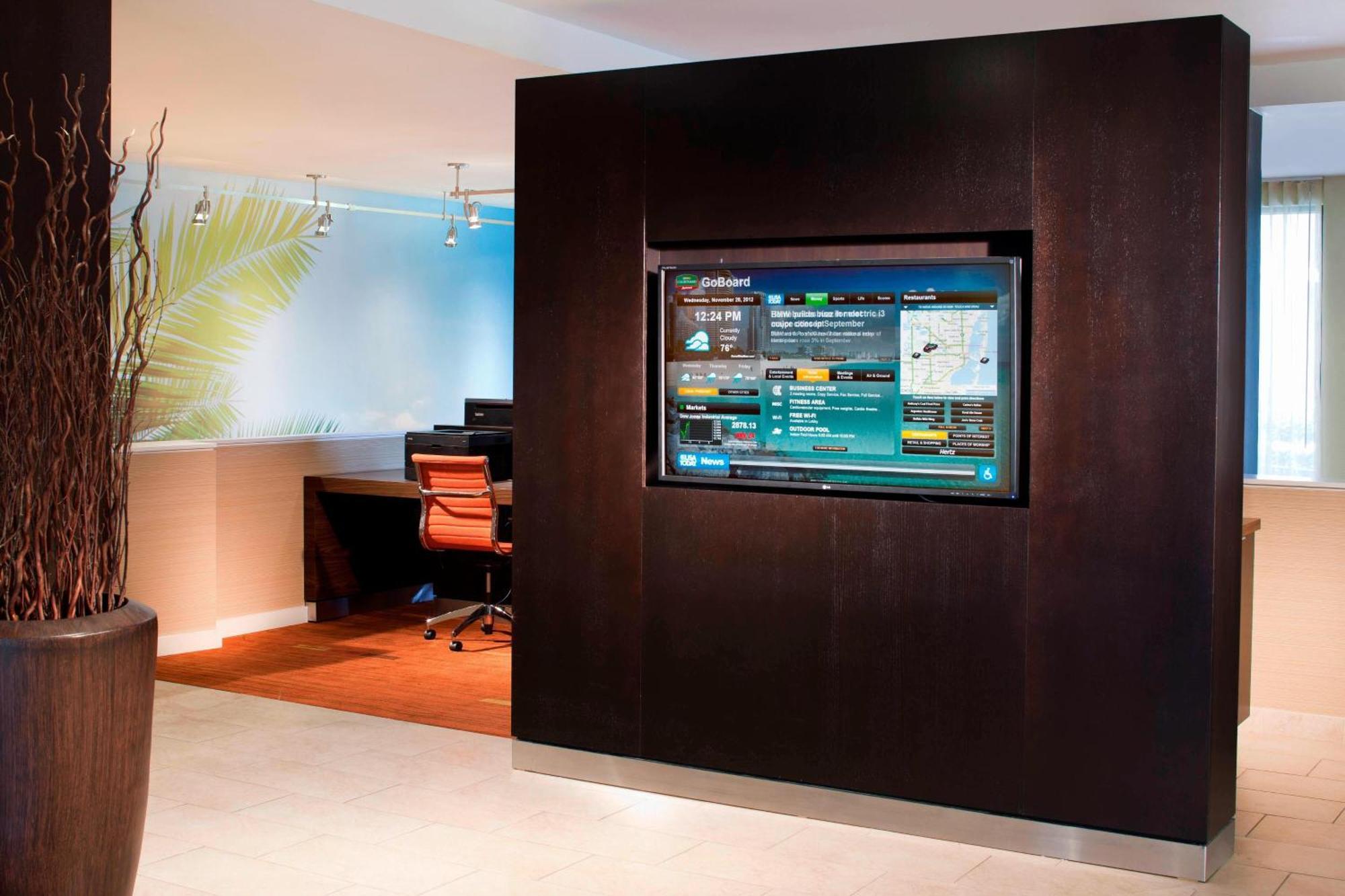 Courtyard Airport West Doral