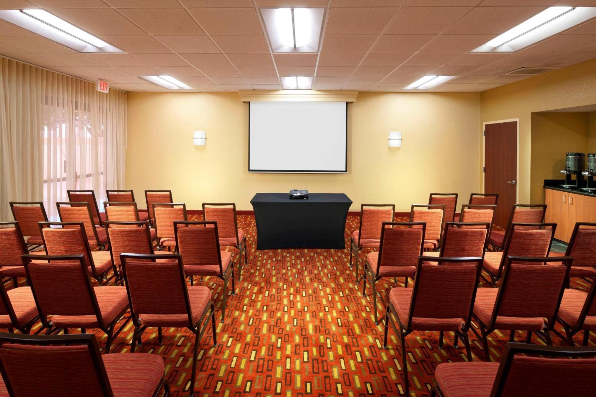 Hotel Courtyard Airport West Doral Miami