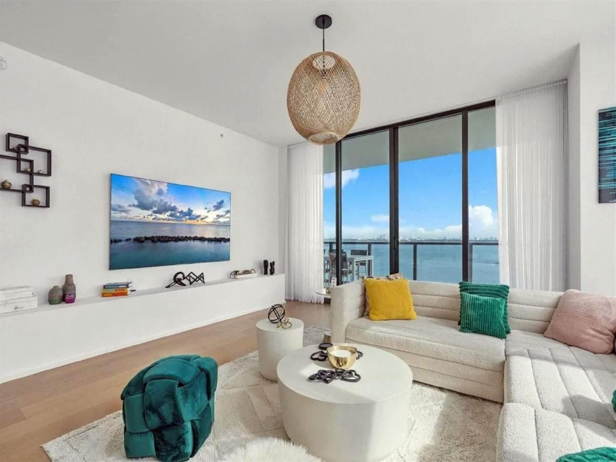 Apartamento Sky With Bay Views In Edgewater *