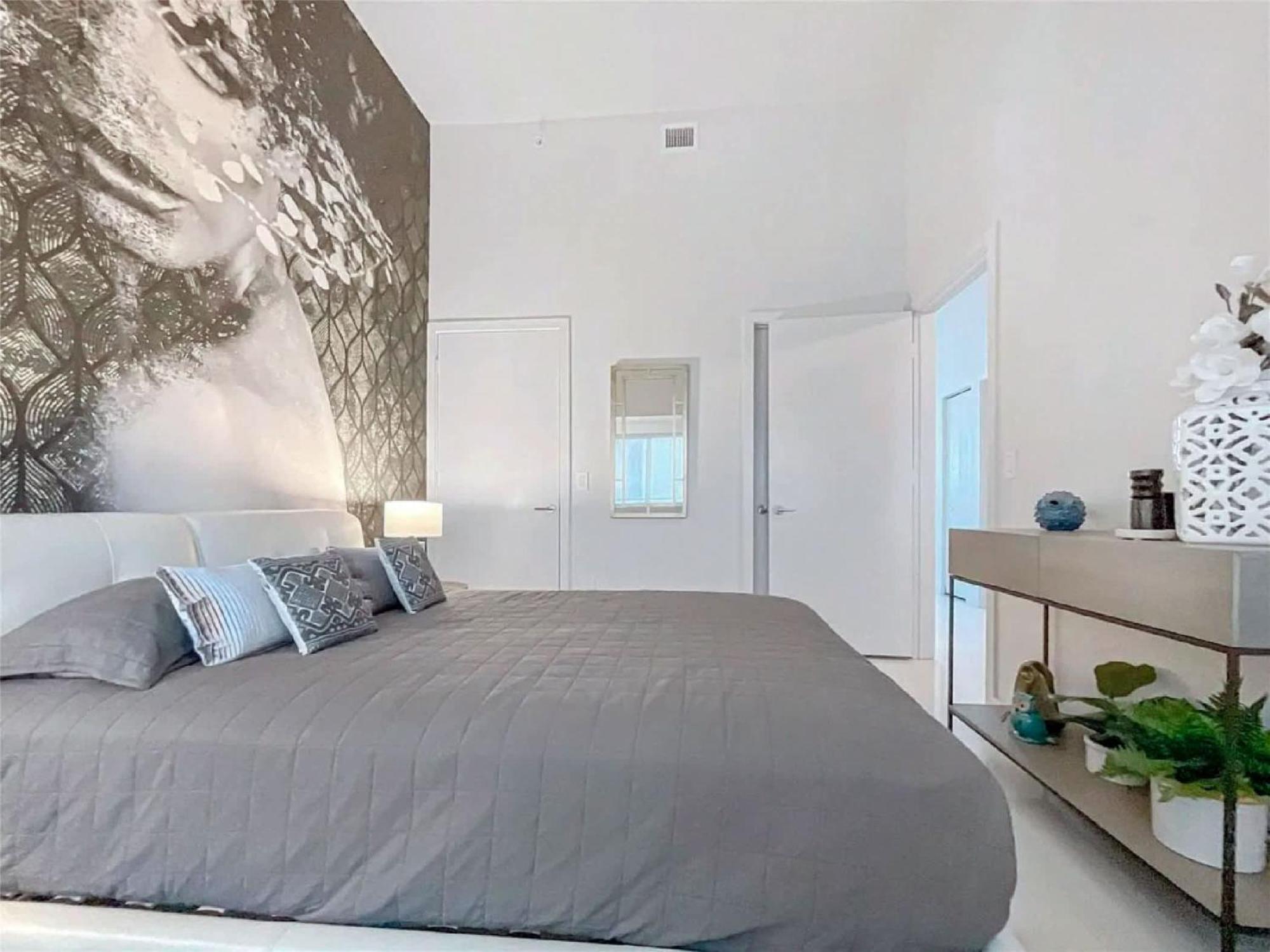 Penthouse With Bay Views In *