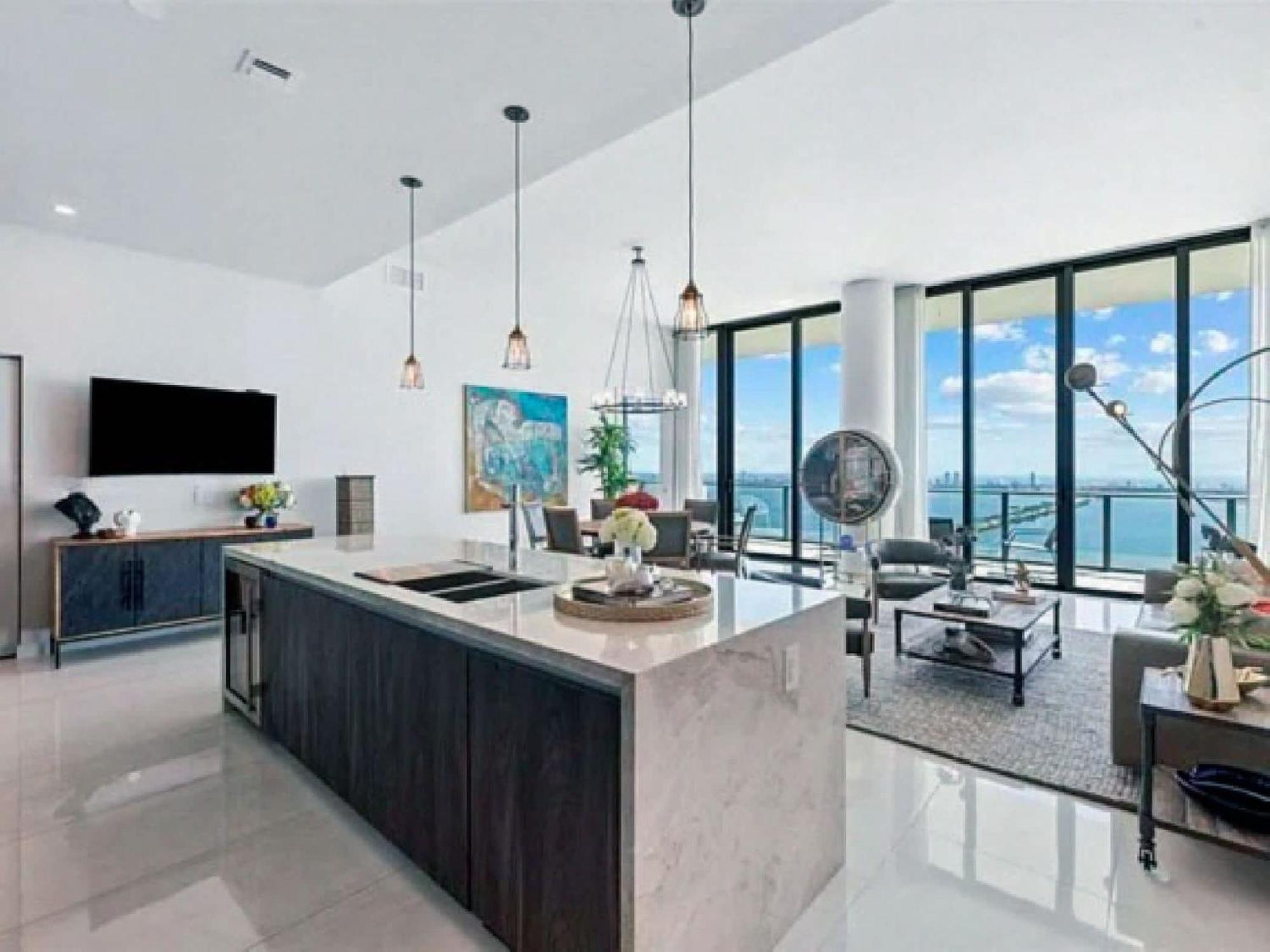 Penthouse With Bay Views In Miami