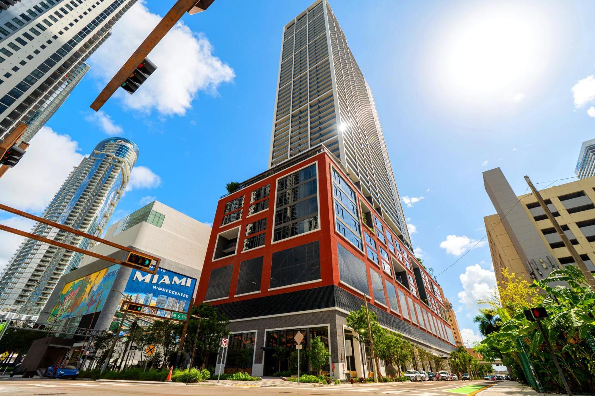 Ultimate Elegance With Panoramic Views Apartamento Miami