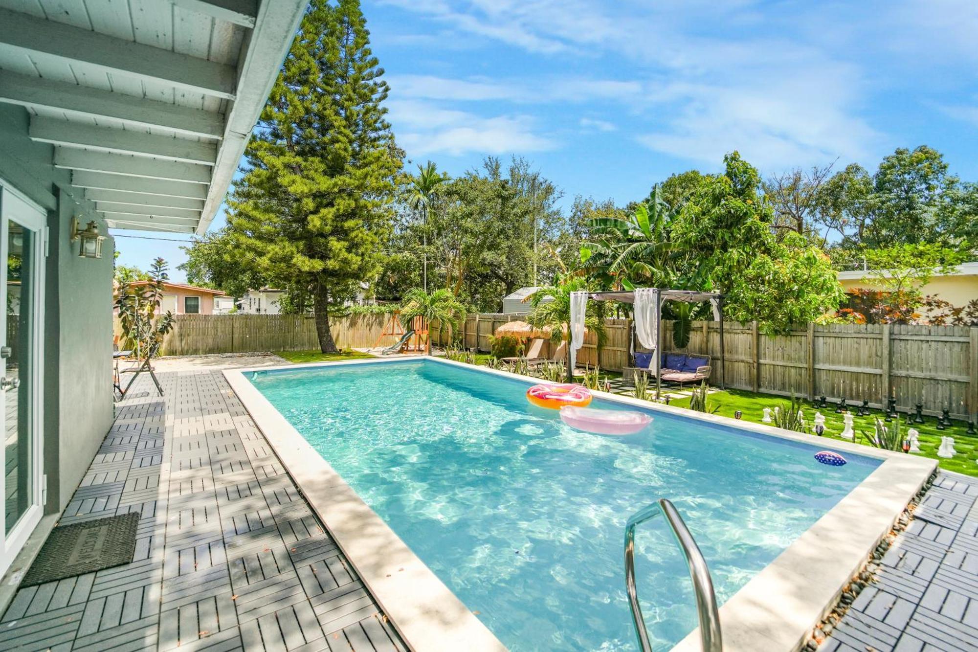 Pousada La Playita 4-br Heated Pool 16 Guests *