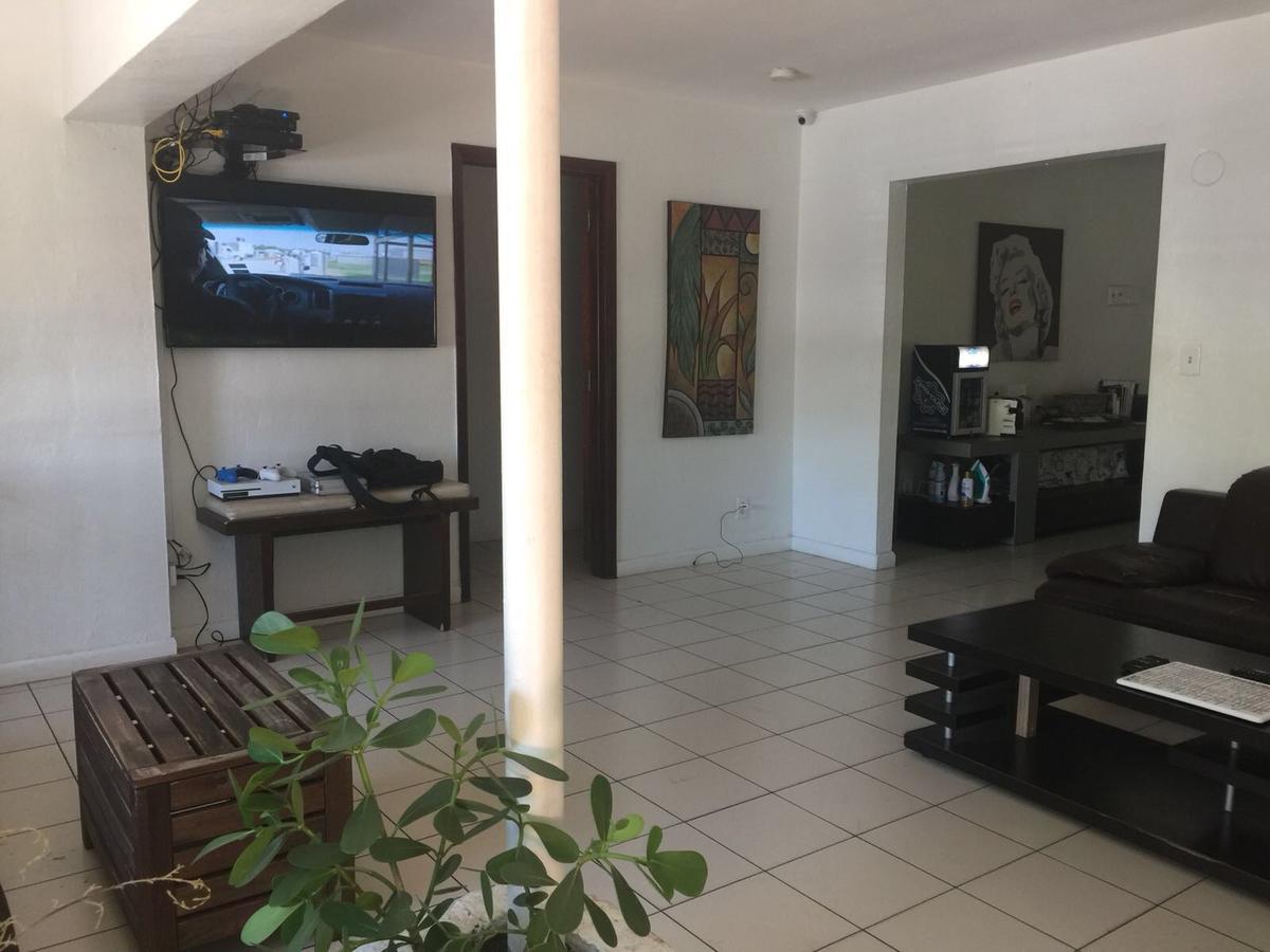 Zbunkz - Little Havana Guest house