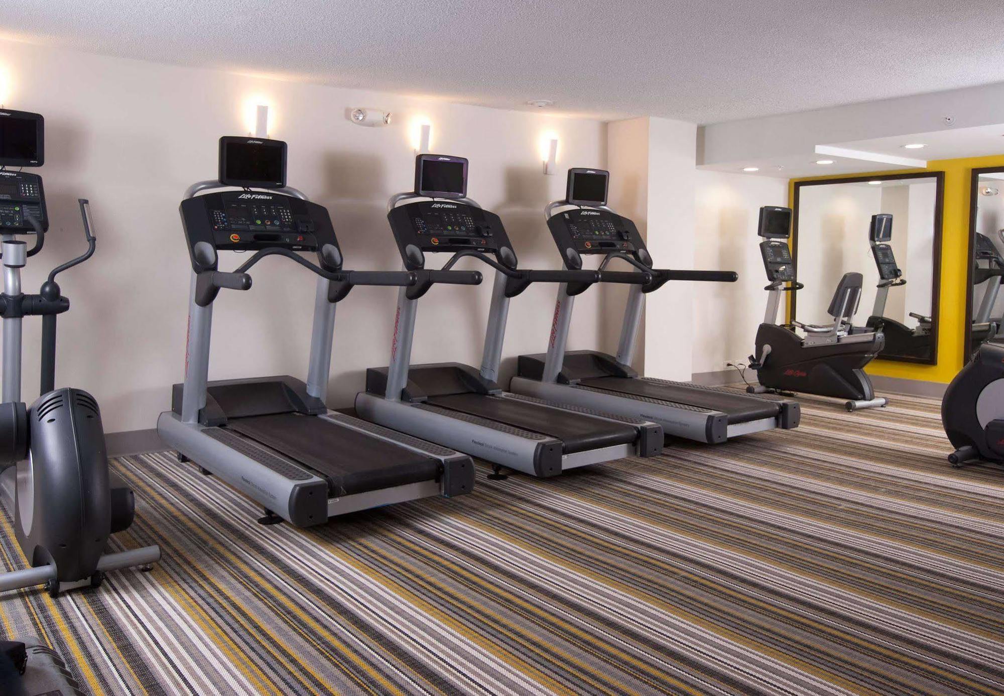 Courtyard Coral Gables 3*