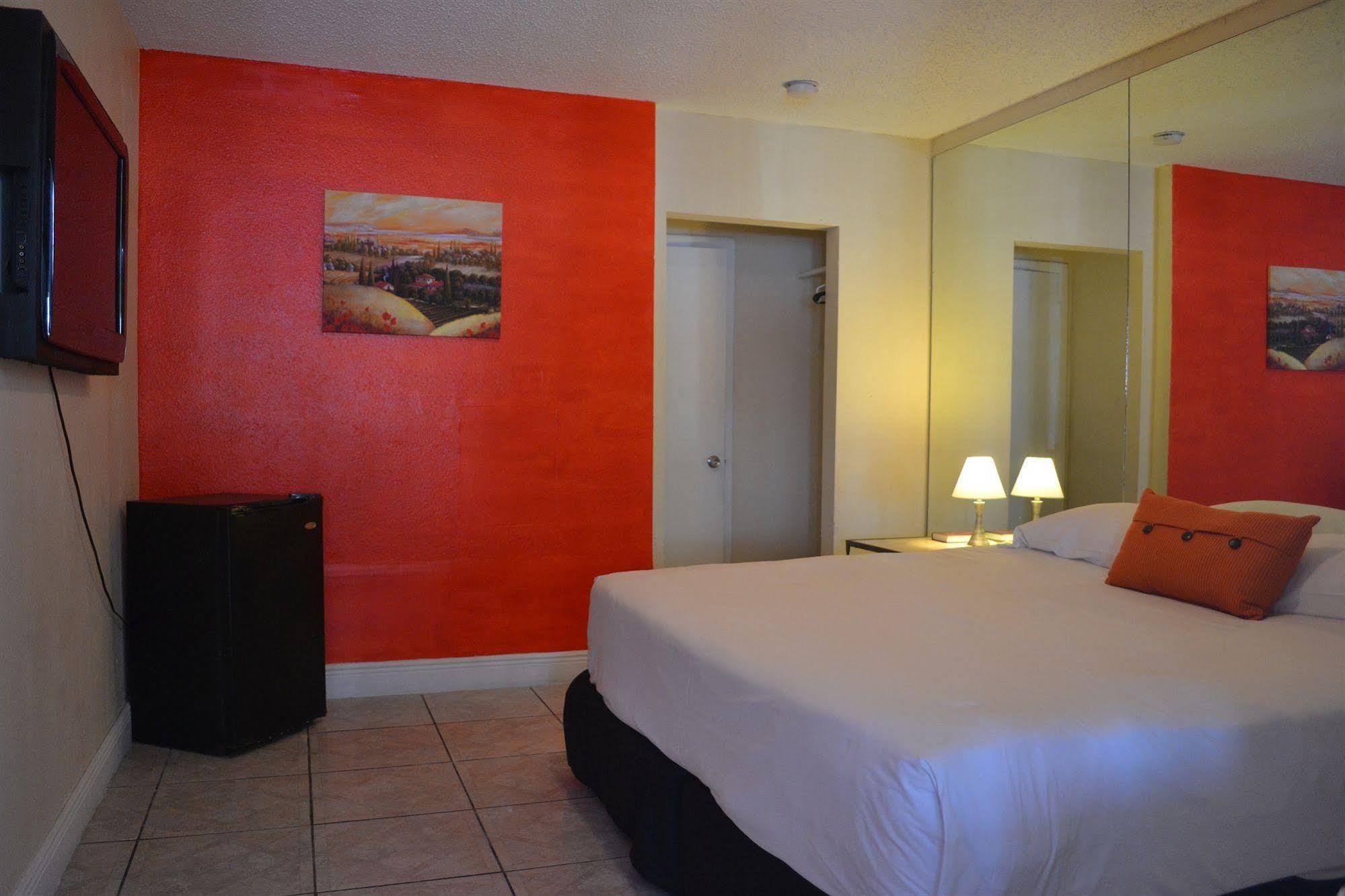 Up Midtown Motel *
