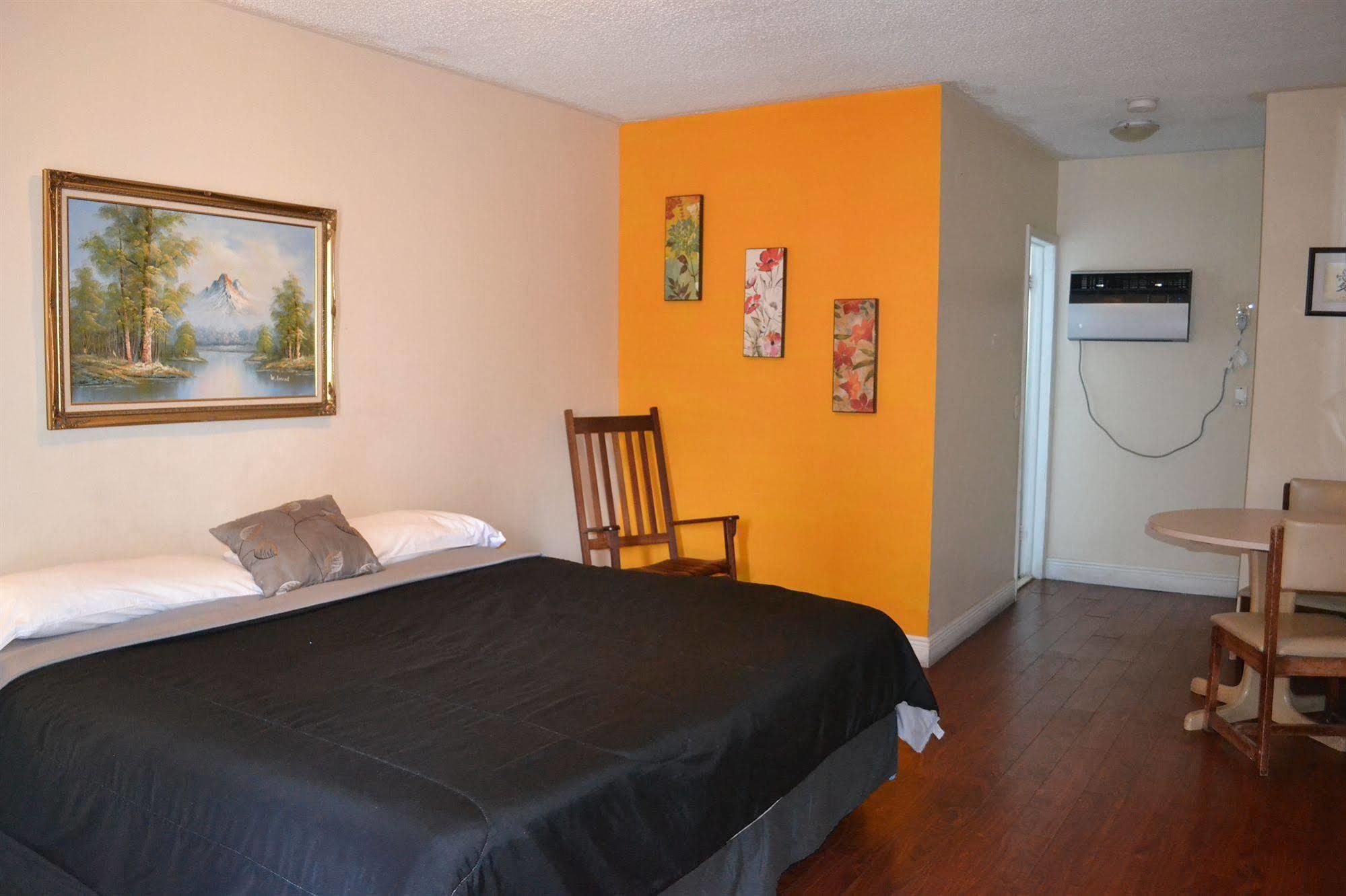 Up Midtown Motel *
