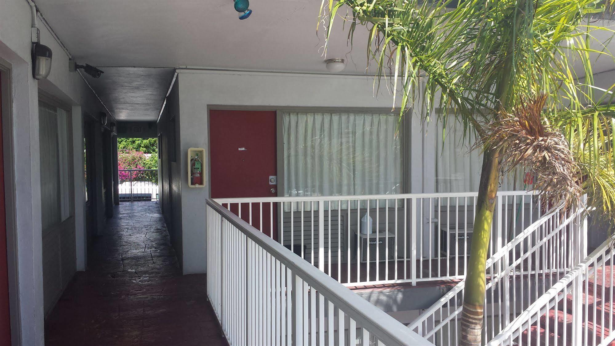 Up Midtown Motel Miami