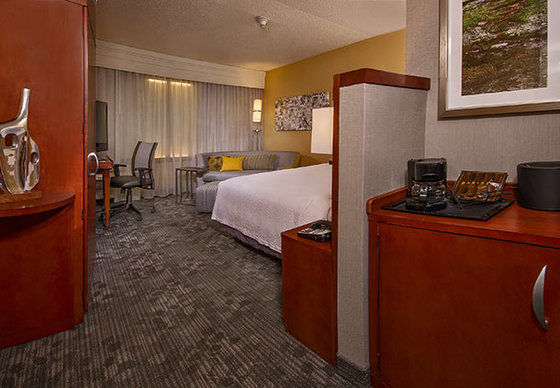 Hotel Courtyard Airport West Doral 3*
