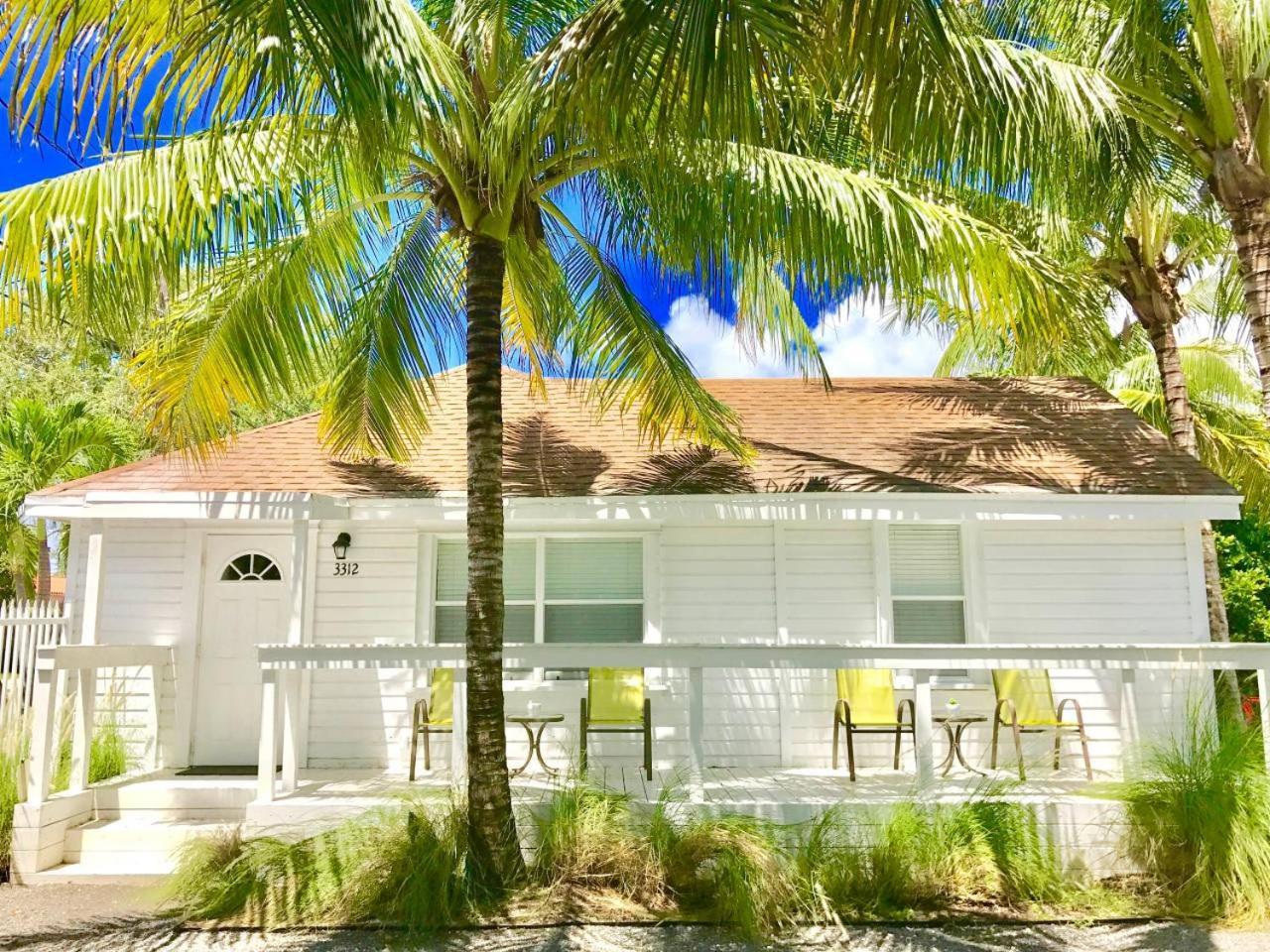 Grove Bay - 2/2 Gated Cottage-walk To Bay * Miami