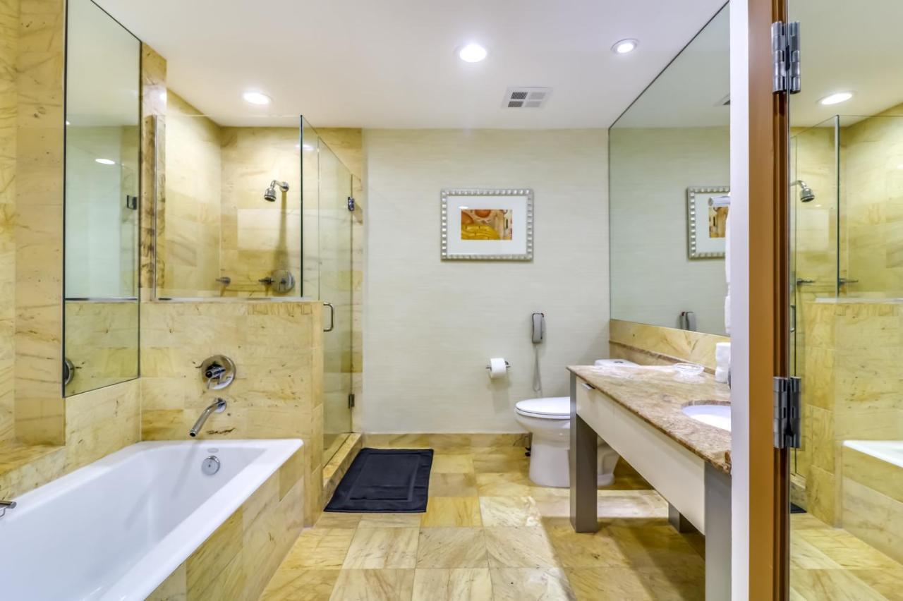 Luxury 3 Bedroom Full Service Miami