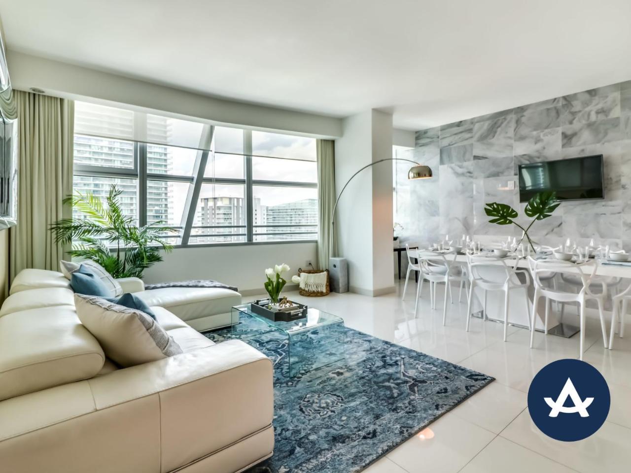 Luxury 3 Bedroom Full Service