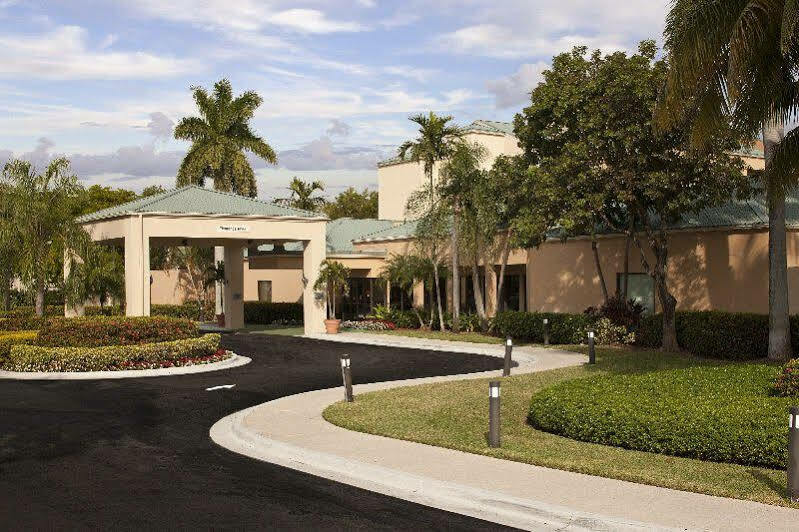 Hotel Courtyard Airport West Doral Miami