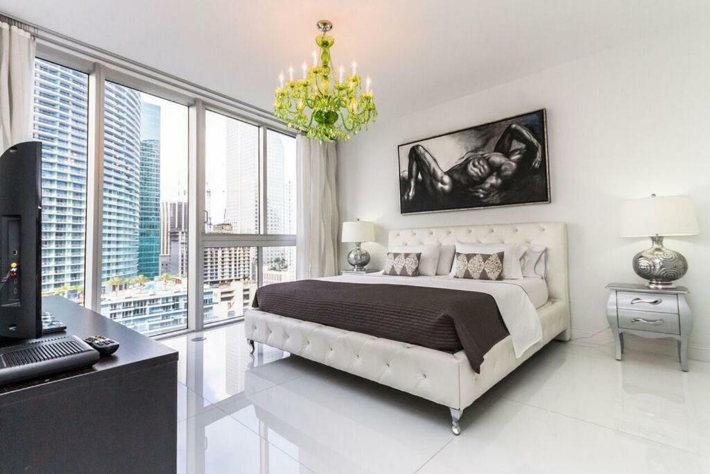 Luxury Waterfront In The Urban Oasis At Icon-brickell Free *