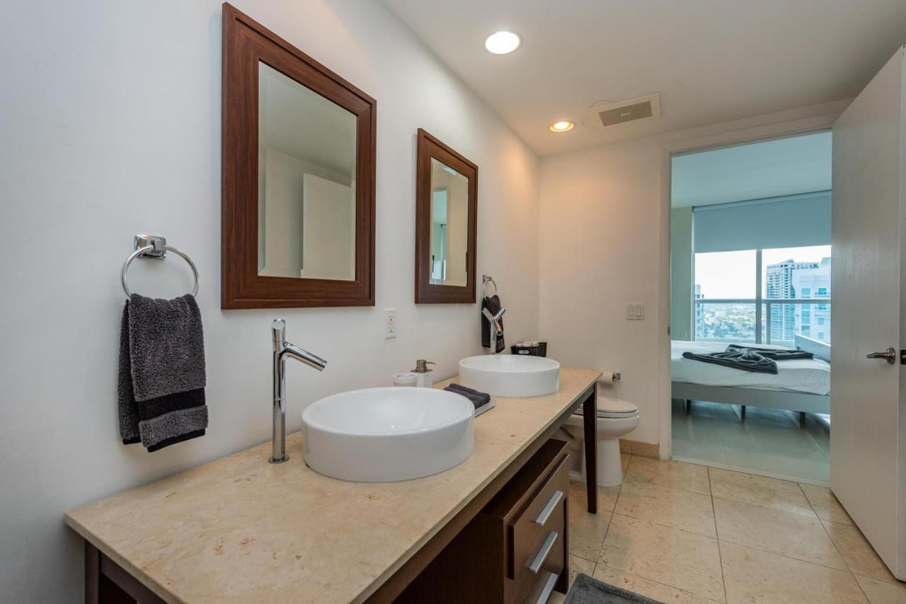 Business Lux Icon Tower Apartment *