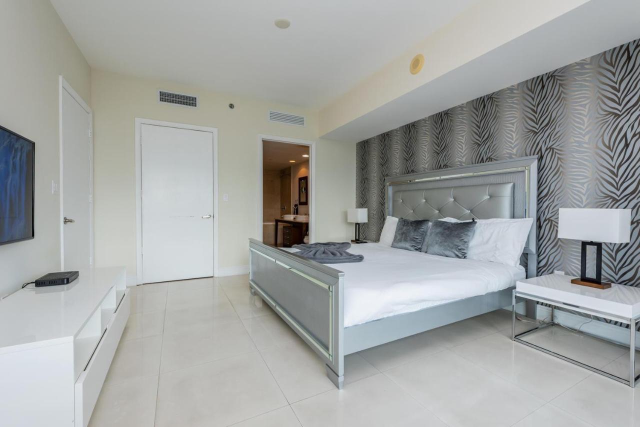 Business Lux Icon Tower Apartment *