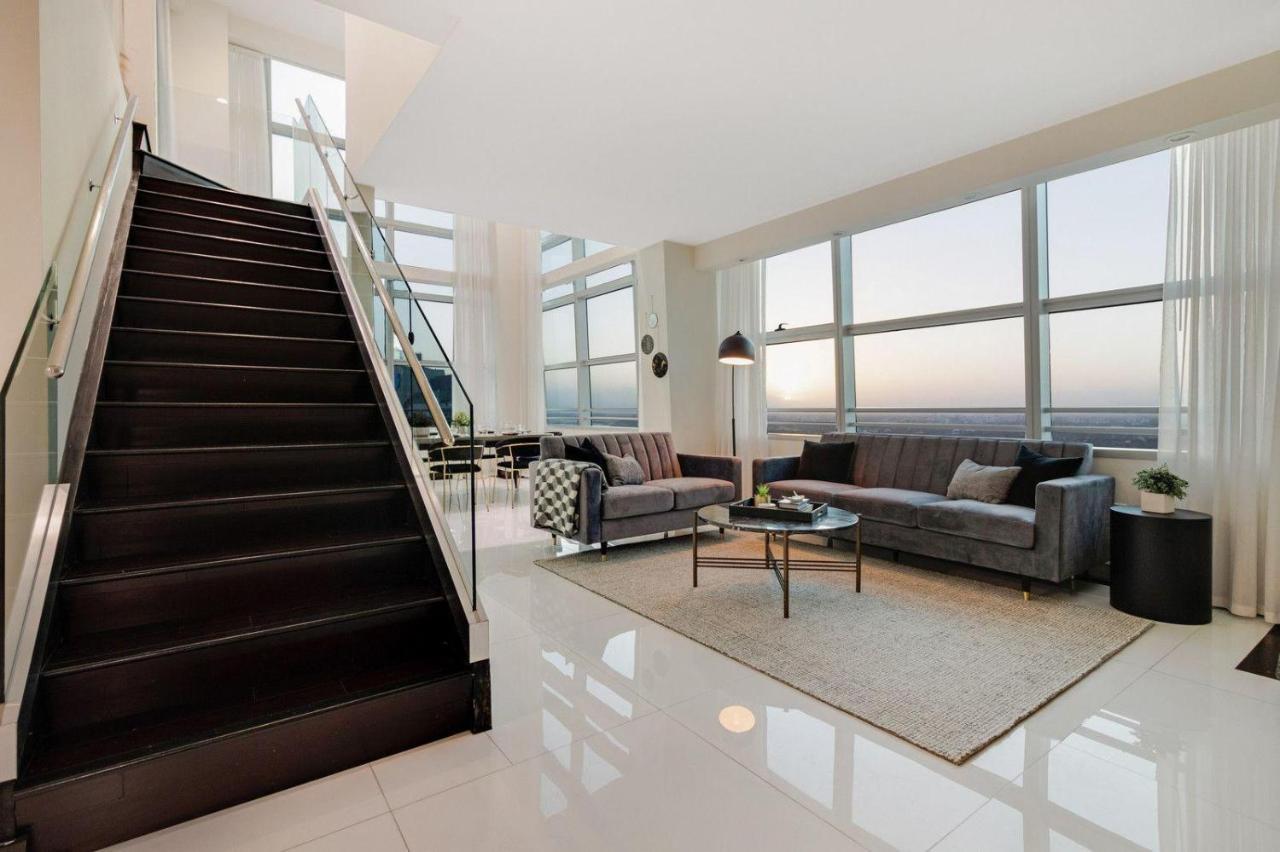 Conrad Brickell I Sextant Holiday home