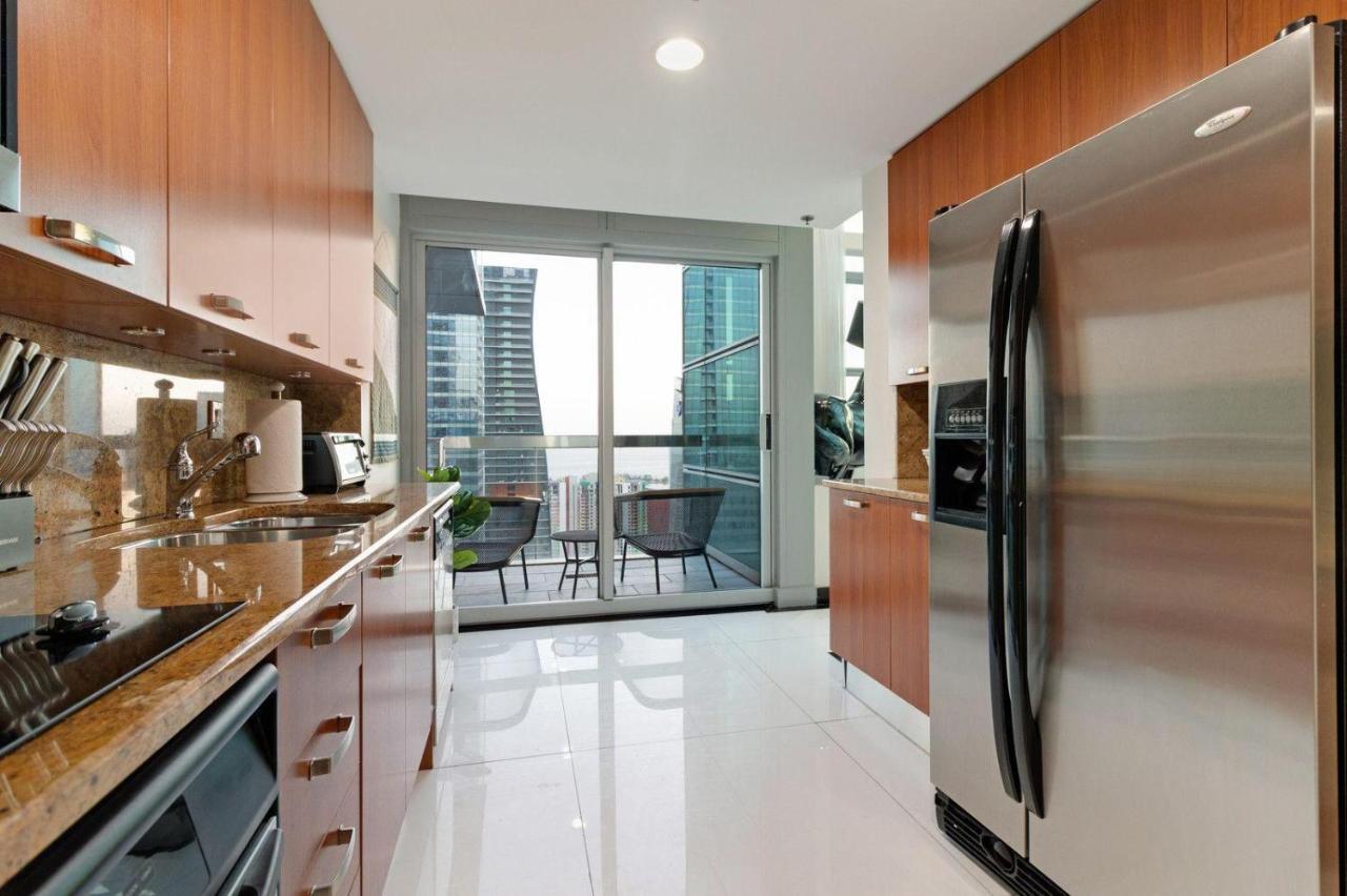 Conrad Brickell I Sextant * Miami