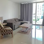 Miami Sunny Isles Ocean Reserve 704