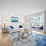 High Floor Unit Located In Brickell - Free Parking