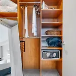 Hotel Aka Suite