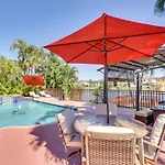 Spacious Miami Retreat With Grill, Pool And Dock!
