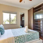 Spacious Miami Retreat With Grill, Pool And Dock!