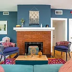Miami River Inn By Renzzi