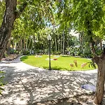 Miami River Inn By Renzzi