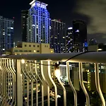 City & Sea View+Free Parking Modern Condo