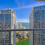 Icon Brickell • High Floor • Bay & Pool View Free Spa