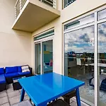 Hang Ten- Large Townhome Lux Amenities Parking