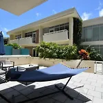 Lovely Midblock Building 1 Bedroom 1 Bathroom Apartment