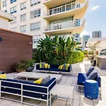 Hang Ten- Large Townhome Lux Amenities Parking