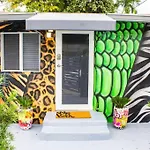 Unique Miami Art Escape W/ Hottub, Arcade & Murals