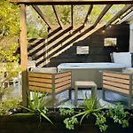 Hot Tub House On Golf Course! 10 Mins To The Beach
