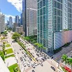 Stylish City-View Condo In Brickell
