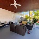 Modern Home, Excellent Location Miami