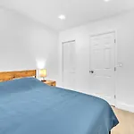 Upscale 3 Bedroom House In Centric Location - In Miami Shores