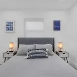 Modern Villa In Design District !
