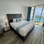 Balcony Ocean View ! Wifi - Pool - Gym - Parking