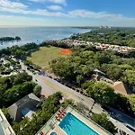 Balcony Ocean View ! Pool - Wifi - Gym - Parking