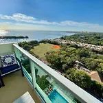 Balcony Ocean View ! Pool - Wifi - Gym - Parking