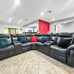 Escape Gameroom, Bar, Bbq, Spacious,King Bed, All Luxury Mattresses, Near Beach, 6 Blocks Away From Bars, Nite Clubs, Res, Shops