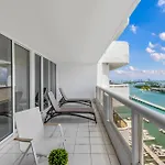 4 Bedroom Condo With Stunning Balcony View